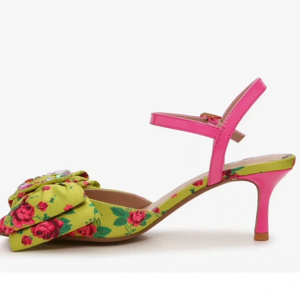 NIB Betsey Johnson Emely Sandal